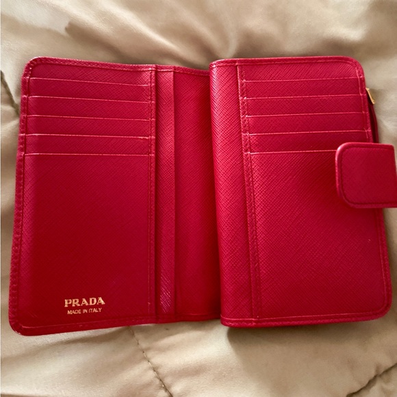 Authentic Prada Saffiano wallet in perfect condition - Picture 3 of 10